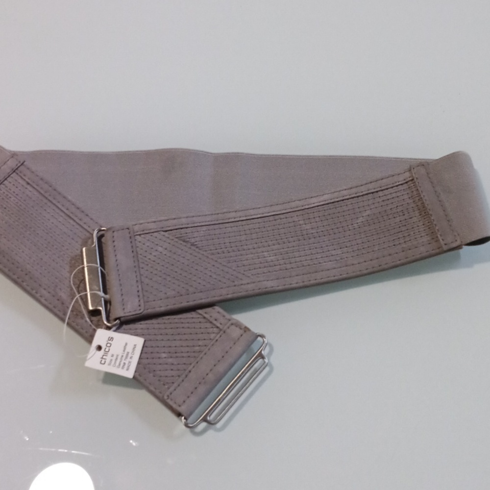 Chicos Gray Genuine Leather Stretchy Belt. Medium